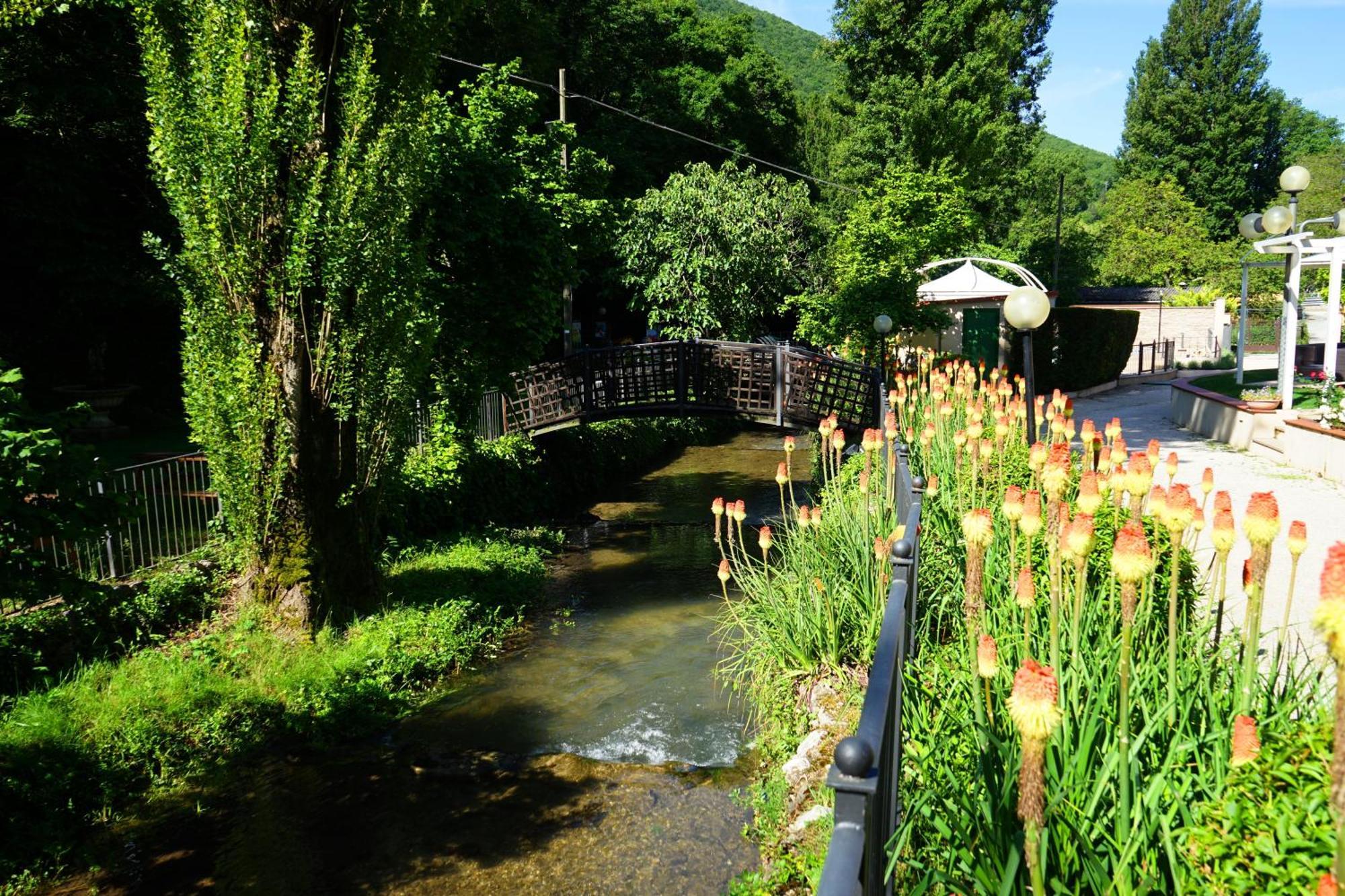 Guesia Village Hotel e Spa Foligno Esterno foto