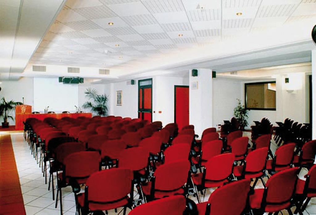 Guesia Village Hotel e Spa Foligno Esterno foto