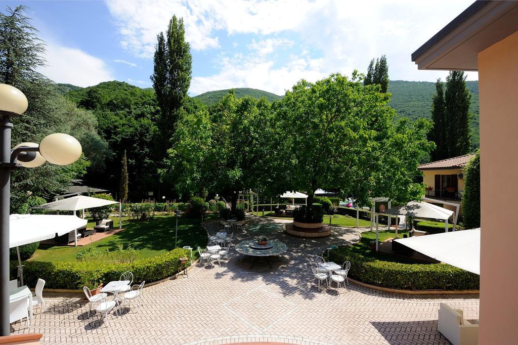 Guesia Village Hotel e Spa Foligno Esterno foto